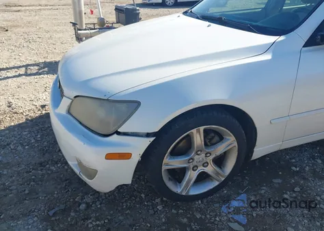 2004 Lexus Is 300 z USA, uszkodzony, nr VIN JTHBD192540083100